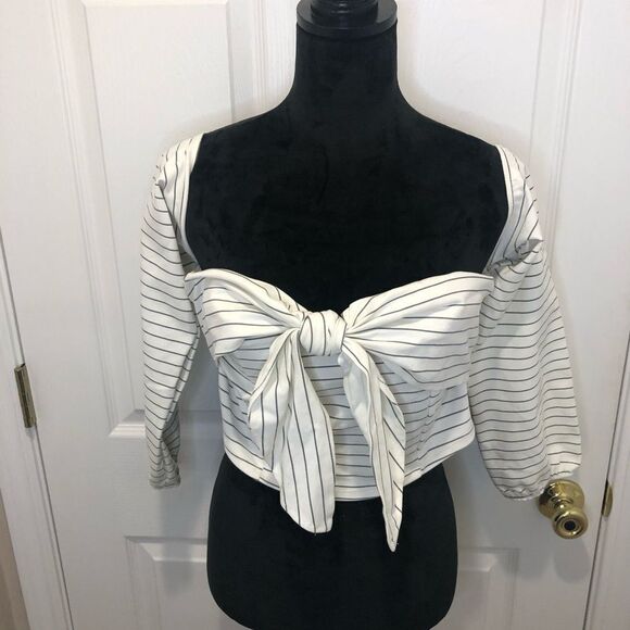 Charlotte Russe front tie crop top with attached long sleeves, large - Picture 4 of 10